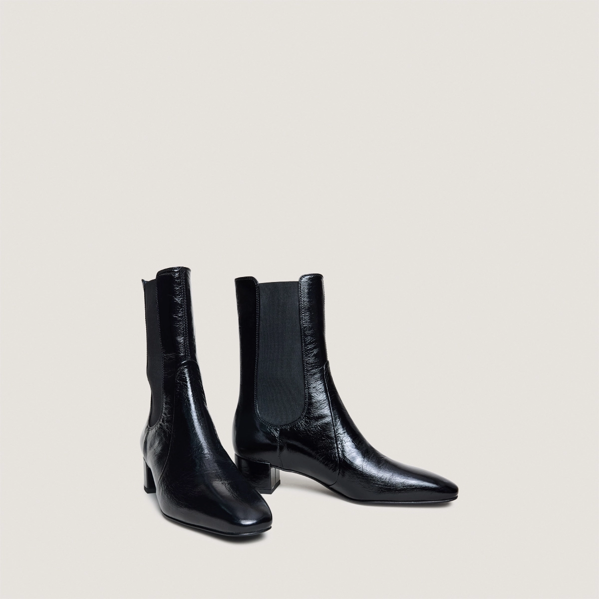 Bottines &agrave; larges &eacute;lastiques in black shiny leather | DOXI