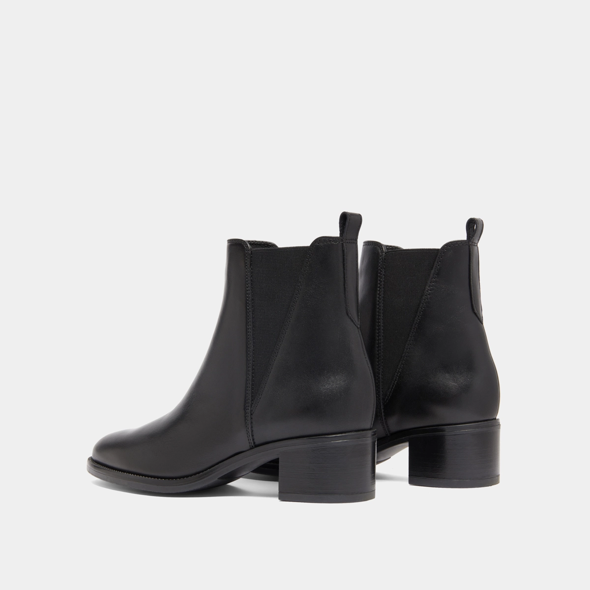 Bottines à élastiques triangulaires in black leather | CHILO