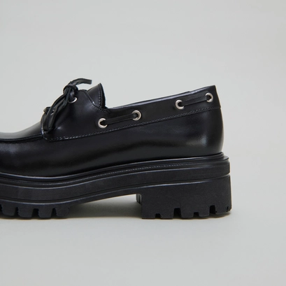 Derbies &agrave; lacets in black leather | ANGELUS