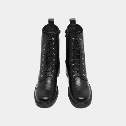 Bottines &agrave; lacets et &eacute;lastiques arri&egrave;res... in black leather | paname