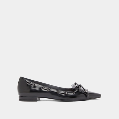 Ballerines &agrave; lacets in black glazed leather | dynamo