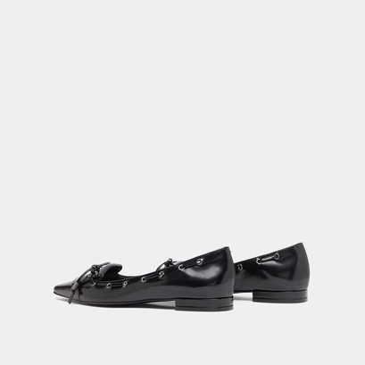 Ballerines &agrave; lacets in black glazed leather | dynamo