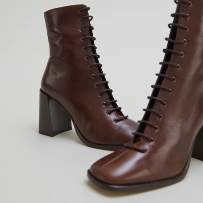 Bottines à talons lacées brown