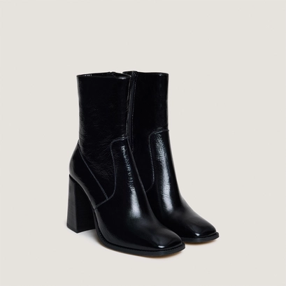 Heeled ankle boots with square toes in black shiny leather | vidal