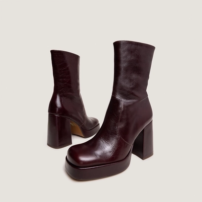 Heeled ankle boots with square toes in chocolate distressed leather | ben