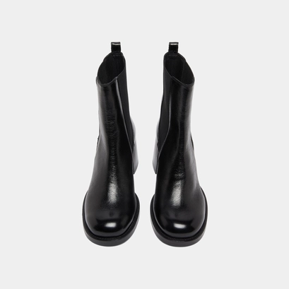 Bottines &agrave; talons et &eacute;lastiques in black distressed leather | bienvue