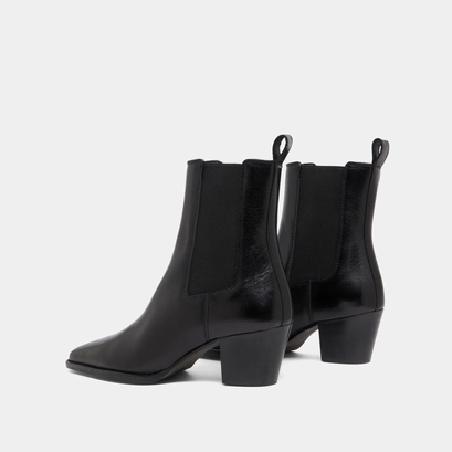 Bottines &agrave; talons biseaut&eacute;s et bouts poi... in black leather | birkin