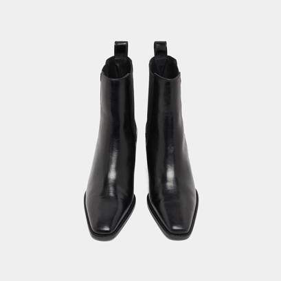 Bottines &agrave; talons biseaut&eacute;s et bouts poi... in black leather | birkin