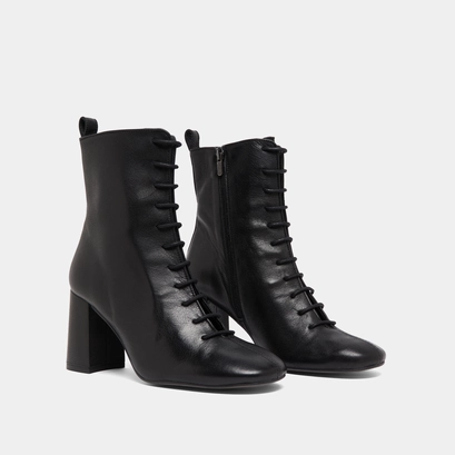 Bottines &agrave; talons et &agrave; lacets in black leather | bose