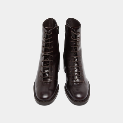 Boots &agrave; lacets et talons d&eacute;bordants in dark brown leather | brindille