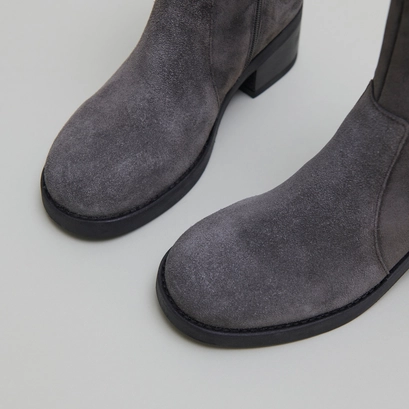 Boots &agrave; talons droits in grey suede | buena