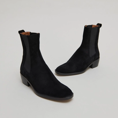 Boots &agrave; &eacute;lastiques in black suede | maeva
