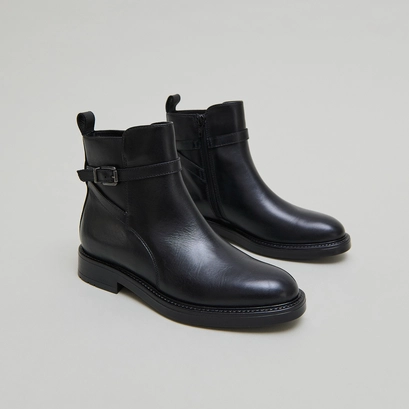 Boots &agrave; boucles in black leather | clea