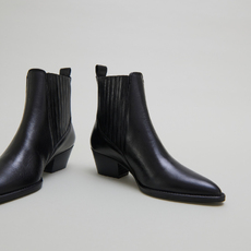 Boots &agrave; petits talons biseaut&eacute;s et &eacute;last... black