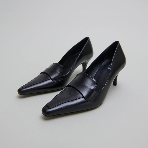 Escarpins &agrave; pattes in black leather | BLONDIE