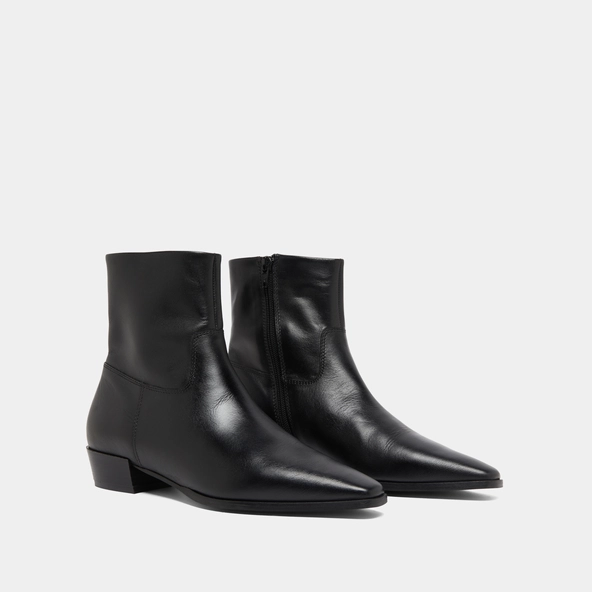 Boots à bouts pointus in black leather | PACHA