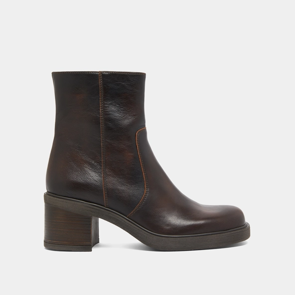 Boots à talons in brown patinated leather | PANDA