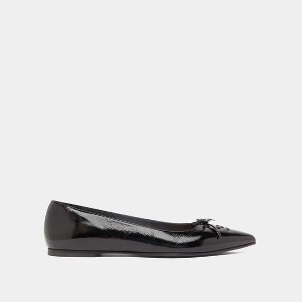 Ballerines lacées à bouts pointus in black shiny leather | DAMY