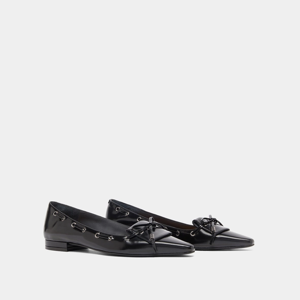 Ballerines à lacets in black glazed leather | DYNAMO