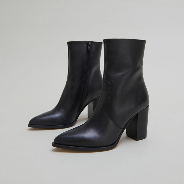 Bottines à talons in black leather | PERLE