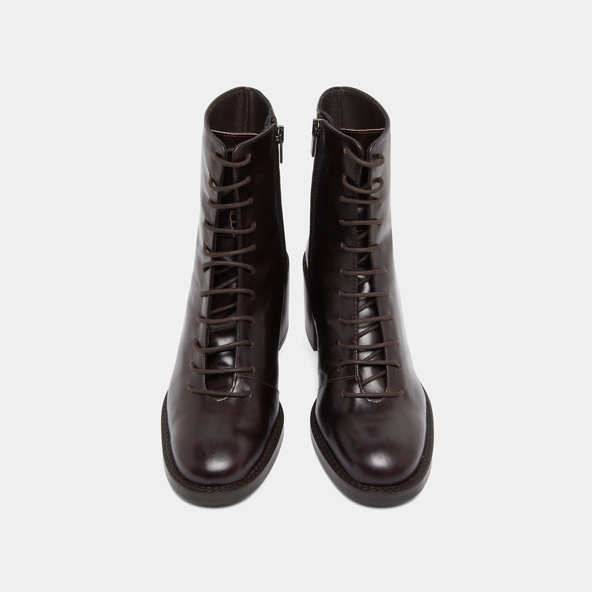Boots &agrave; lacets et talons d&eacute;bordants in dark brown leather | BRINDILLE