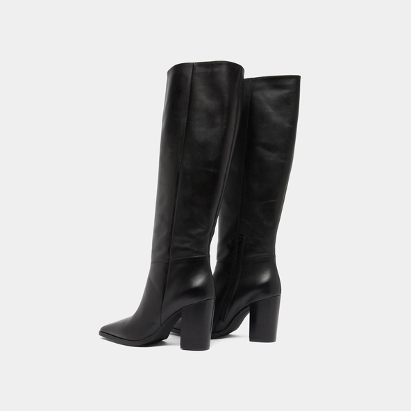 Bottes &agrave; bouts pointus in black leather | PLUME