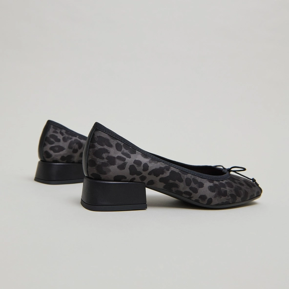 Ballerines &agrave; petits talons in gray leopard | DYBIL