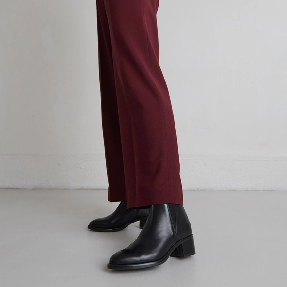 Bottines à élastiques triangulaires in black leather | CHILO