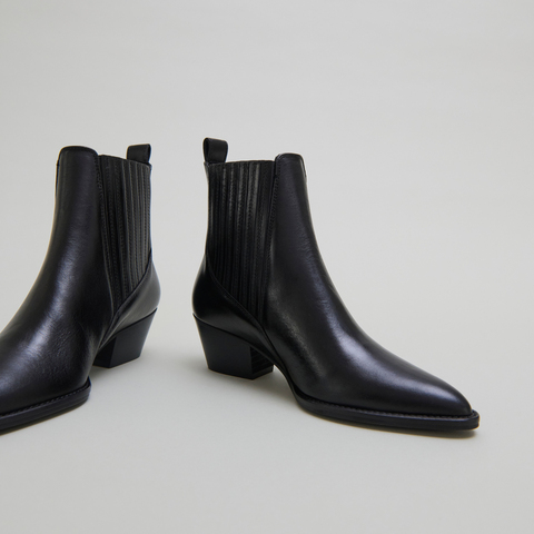 Boots &agrave; petits talons biseaut&eacute;s et &eacute;last... black