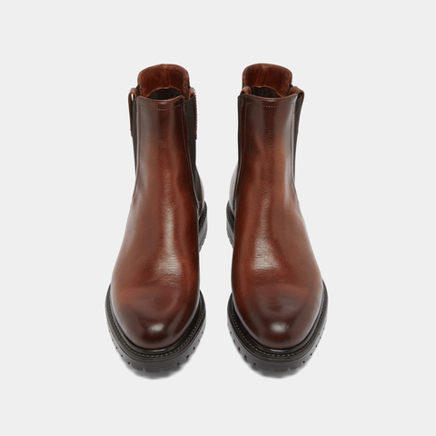 Boots &agrave; semelles crant&eacute;es et &eacute;lastiques cognac